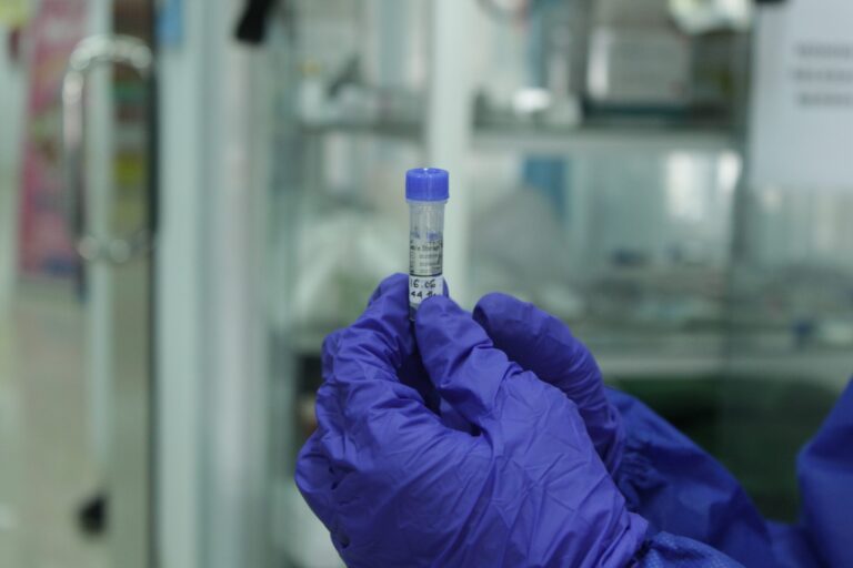 Penyebab Penularan Cepat pada Penyakit Menular, Faktor Risiko, Dampak Kesehatan, serta Strategi Pencegahan Efektif dalam Mengurangi Risiko Penyebaran